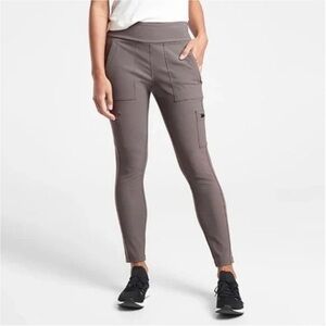Athleta Headlands hybrid cargo tight, size 4P